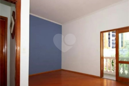 Sobrado à venda ou para alugar com 3 quartos, sendo 1 suíte, em Chora Menino, São Paulo, SP