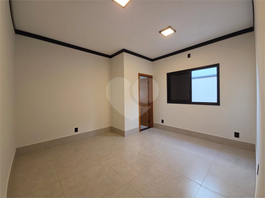 Casa à venda com 3 quartos, sendo 1 suíte, no condomínio Cerejeiras, Araçoiaba da Serra - SP