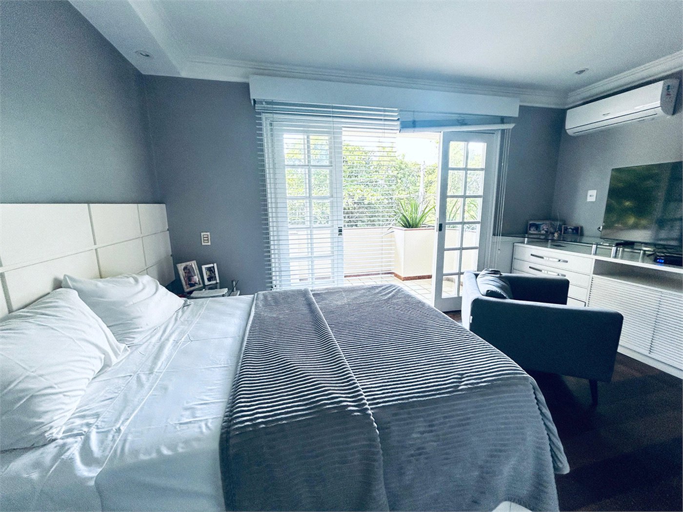 Casa à venda com 8 quartos, sendo 7 suítes, em Barra da Tijuca, Rio de Janeiro, RJ