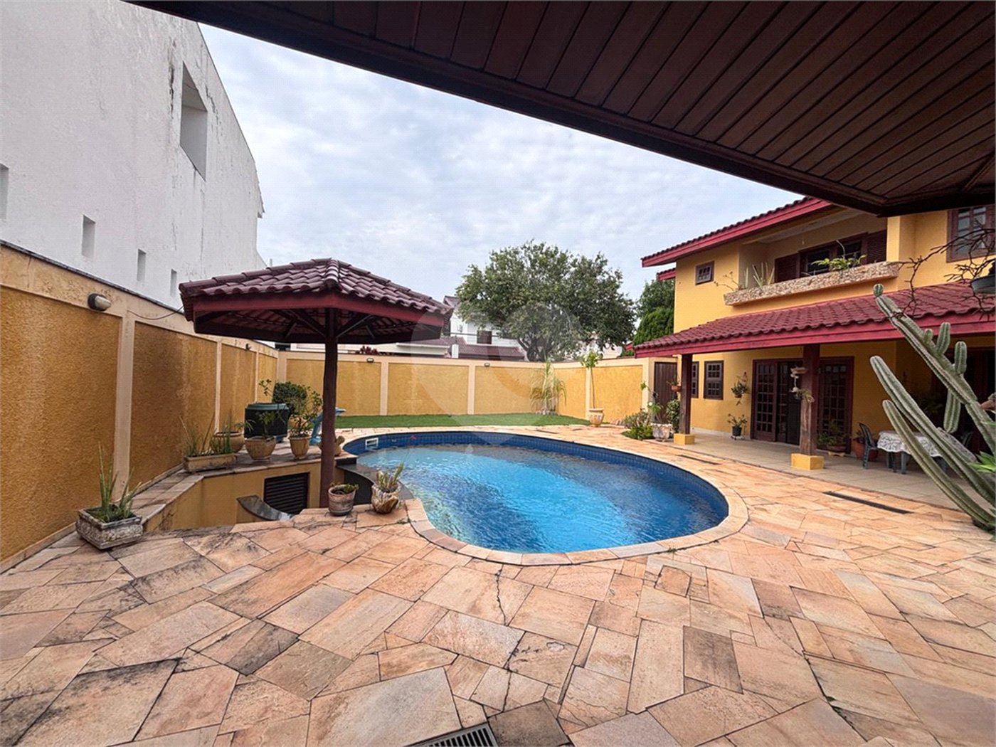 Casa à venda com 4 quartos, sendo 2 suítes,  no condomínio Granja Olga Ii, Sorocaba - SP