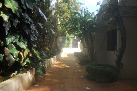 Casa à venda com 4 quartos, sendo 1 suíte,  em Interlagos, São Paulo, SP