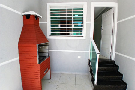 Sobrado à venda com 3 quartos, sendo 1 suíte,  em Parque Vitória, São Paulo, SP