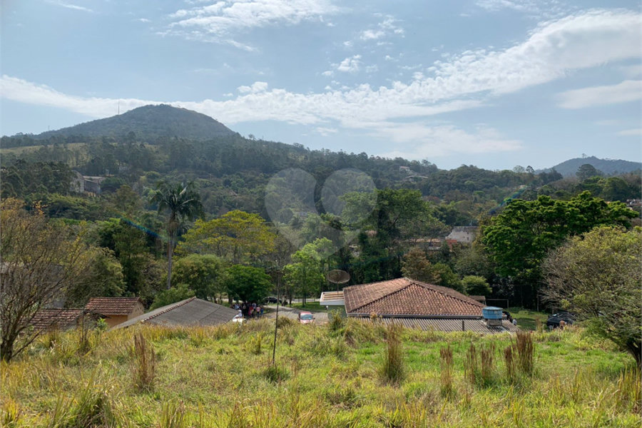 Casa à venda com 4 quartos, sendo 1 suíte, em Rio Acima, Mairiporã, SP