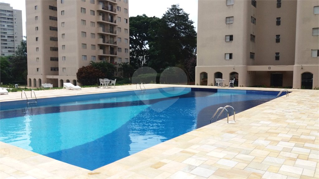 Apartamento à venda com 3 quartos em Vila Suzana, São Paulo, SP