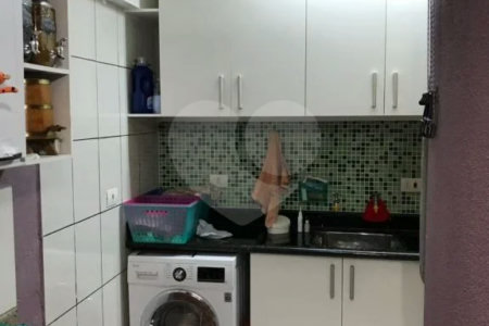 Casa à venda com 3 quartos, sendo 1 suíte, no condomínio Residencial Gabriela, São Paulo - SP
