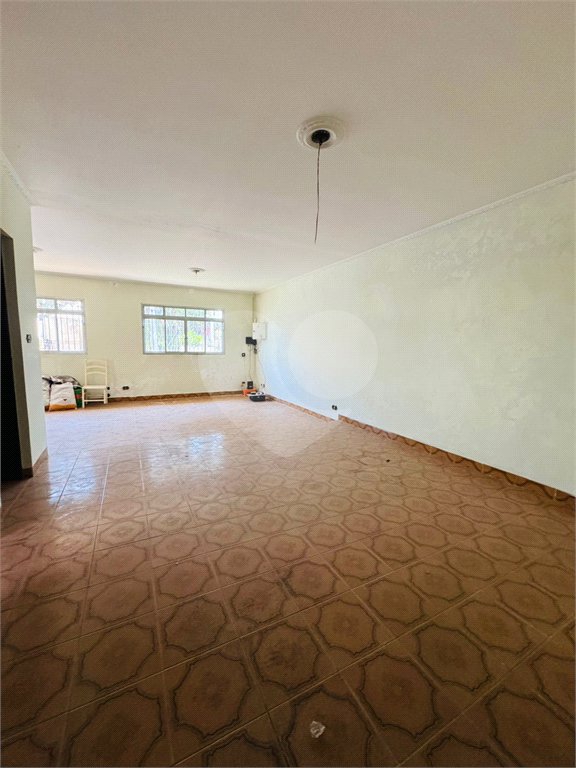 Casa à venda com 4 quartos, sendo 2 suítes,  em Vila Galvão, Guarulhos, SP