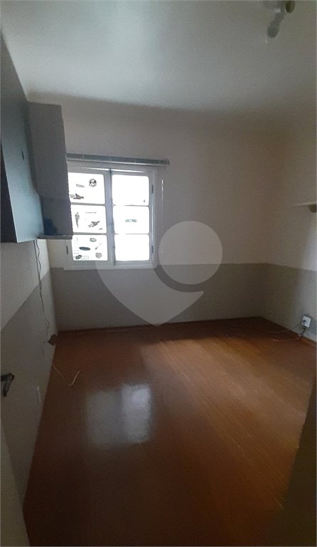 Casa à venda com 5 quartos, sendo 1 suíte, no Centro, Bom Jesus dos Perdões, SP