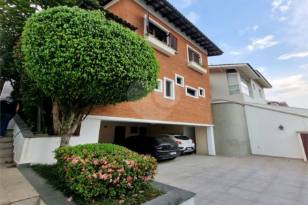 Sobrado à venda com 4 quartos, sendo 2 suítes, em Barro Branco (zona Norte), São Paulo, SP