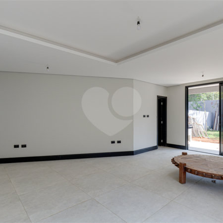 Casa à venda com 4 suítes no condomínio Reserva Robélia, São Paulo - SP