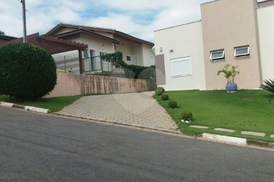 Casa à venda com 4 suítes em Guaxinduva, Atibaia, SP