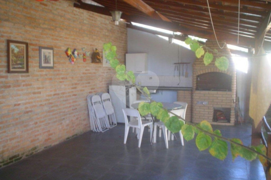 Sobrado à venda com 3 quartos, sendo 2 suítes, em Tremembé, São Paulo, SP