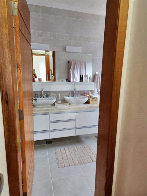Casa à venda com 4 suítes no condomínio Pedra Grande, Atibaia - SP