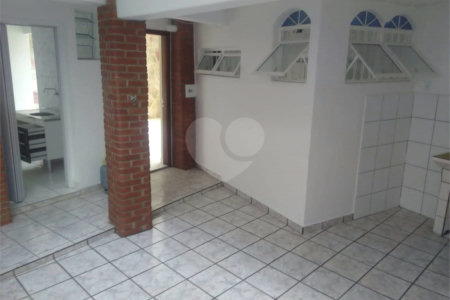 Sobrado à venda com 4 quartos, sendo 1 suíte,  em Jardim Pacaembu, Jundiaí, SP
