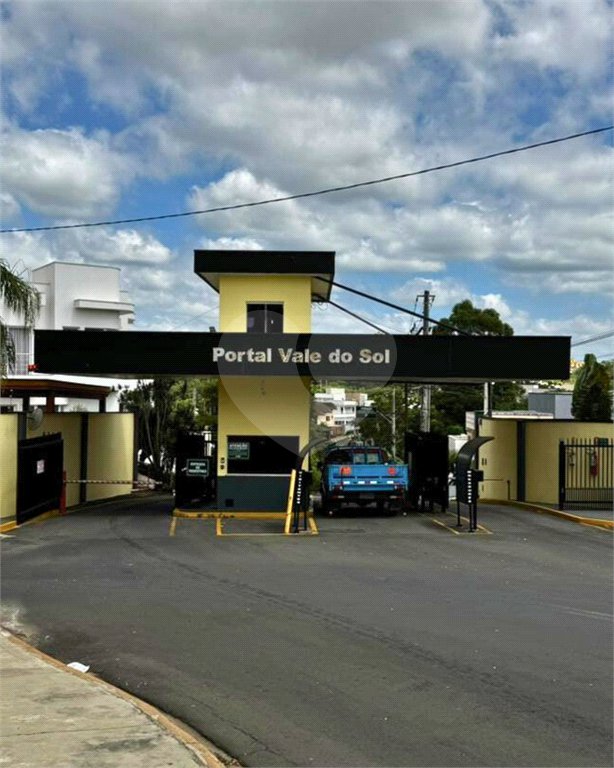 Casa à venda com 2 quartos, sendo 1 suíte, no condomínio Portal Vale do Sol, Porto Feliz - SP