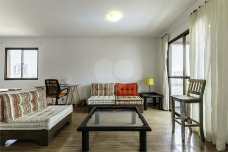 Apartamento à venda com 3 quartos, sendo 1 suíte, em Vila Madalena, São Paulo, SP