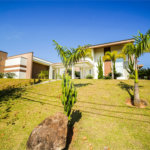 Casa à venda com 4 quartos, sendo 2 suítes, no condomínio Residencial Jardim Primavera, Louveira - SP