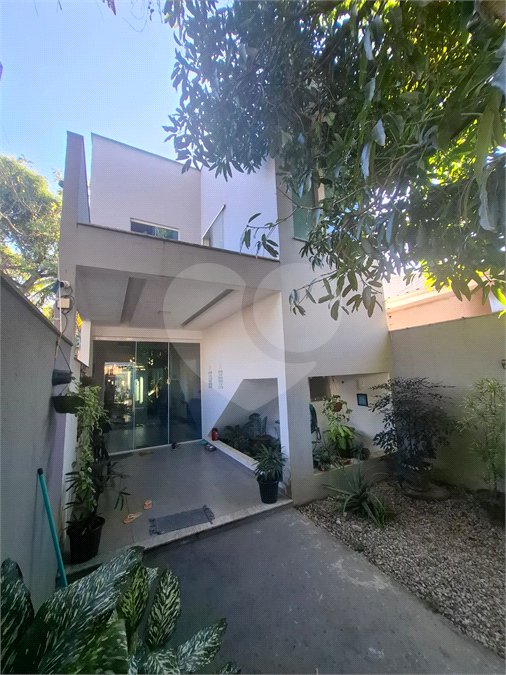 Casa à venda com 3 quartos, sendo 1 suíte, em Campo Grande, Rio de Janeiro, RJ