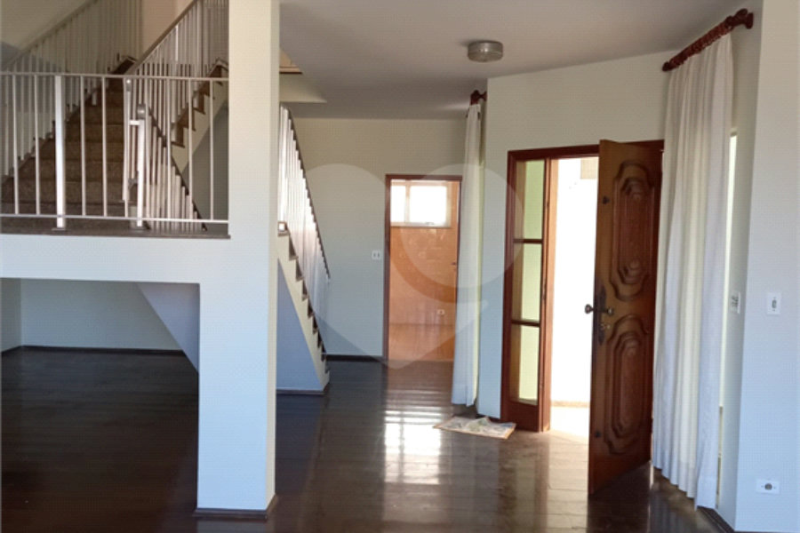 Sobrado à venda com 5 quartos, sendo 2 suítes,  em Tremembé, São Paulo, SP