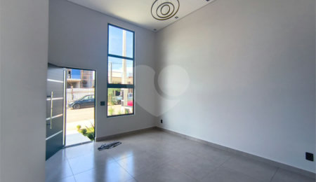 Casa à venda com 3 quartos, sendo 2 suítes, no condomínio Tivolli, Itapetininga - SP