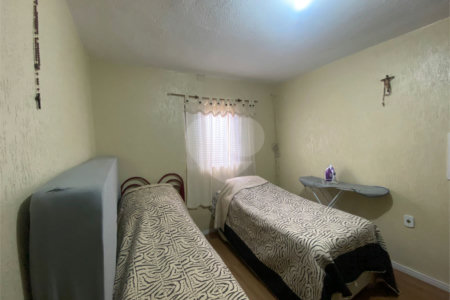 Casa à venda com 3 quartos em Jardim Santa Helena, Poá, SP