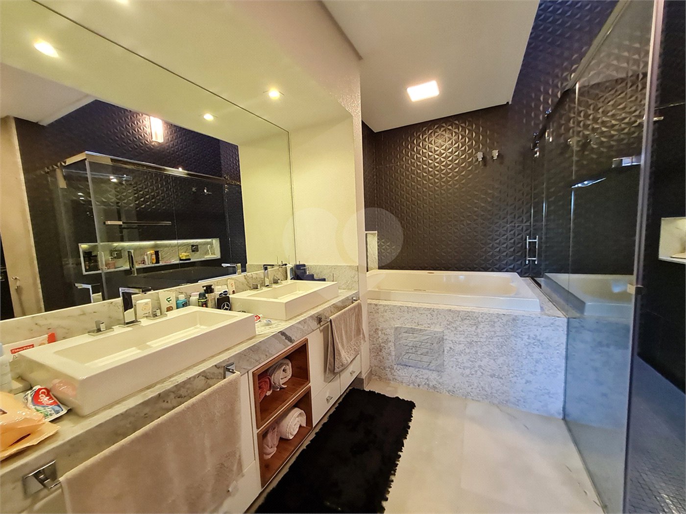 Casa à venda com 4 suítes no condomínio Lago da Boa Vista, Sorocaba - SP