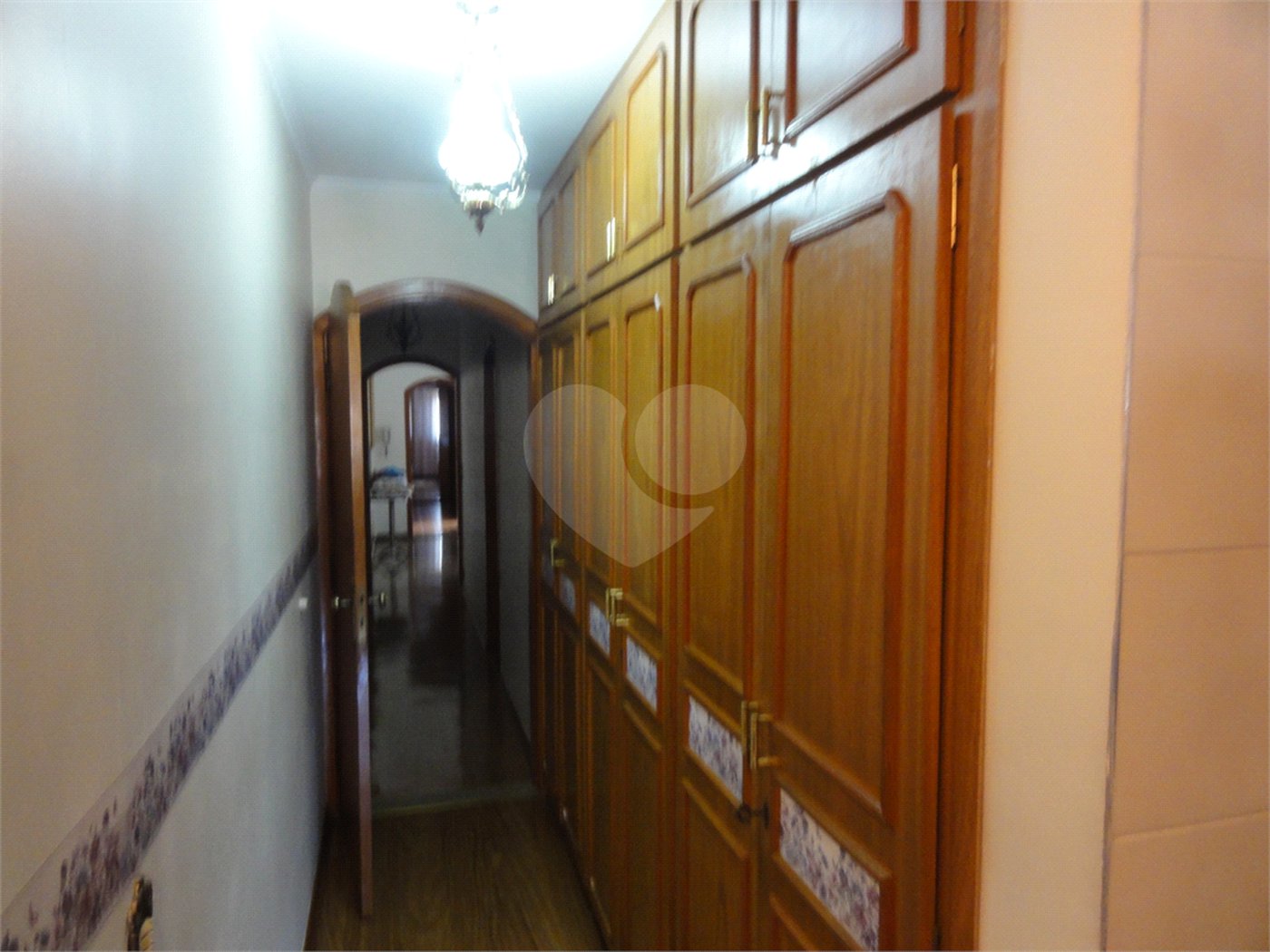 Sobrado à venda com 6 quartos, sendo 4 suítes, em Tremembé, São Paulo, SP
