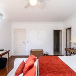 Casa à venda com 5 quartos, sendo 4 suítes, no condomínio Bounganville, São Paulo - SP