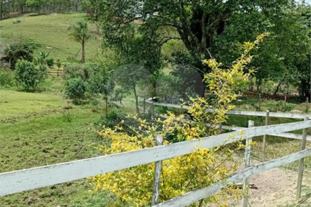 Sítio à venda com 2 quartos em Área Rural de Lagoinha, Lagoinha, SP