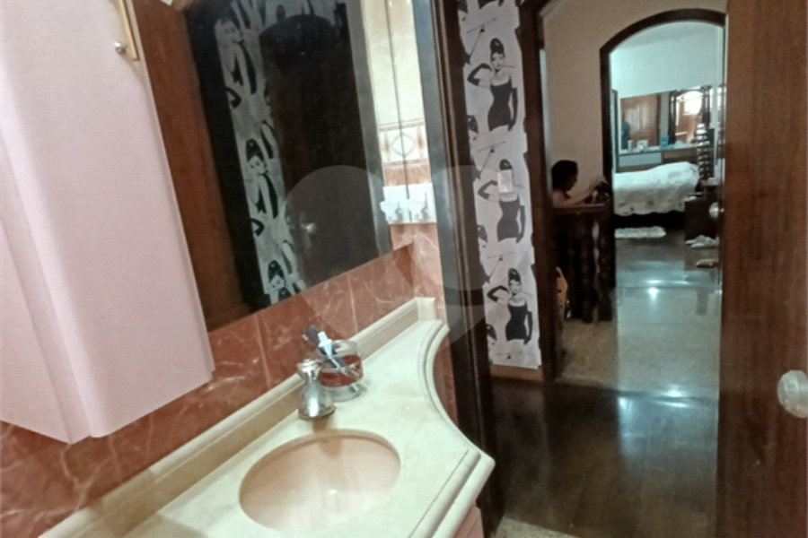 Sobrado à venda com 4 quartos, sendo 1 suíte, em Jaçanã, São Paulo, SP
