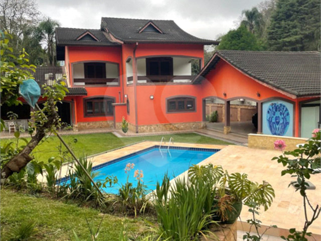 Casa à venda ou para alugar com 4 suítes no condomínio Alpes da Cantareira, Mairiporã - SP