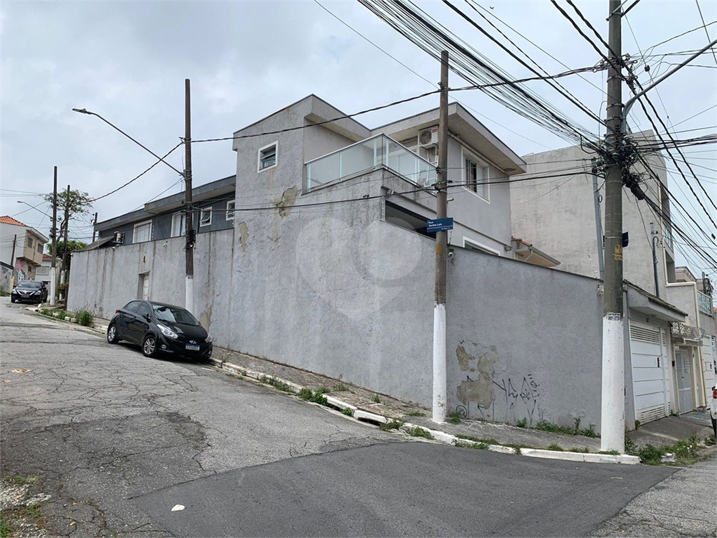 Sobrado à venda com 3 suítes em Vila Nivi, São Paulo, SP