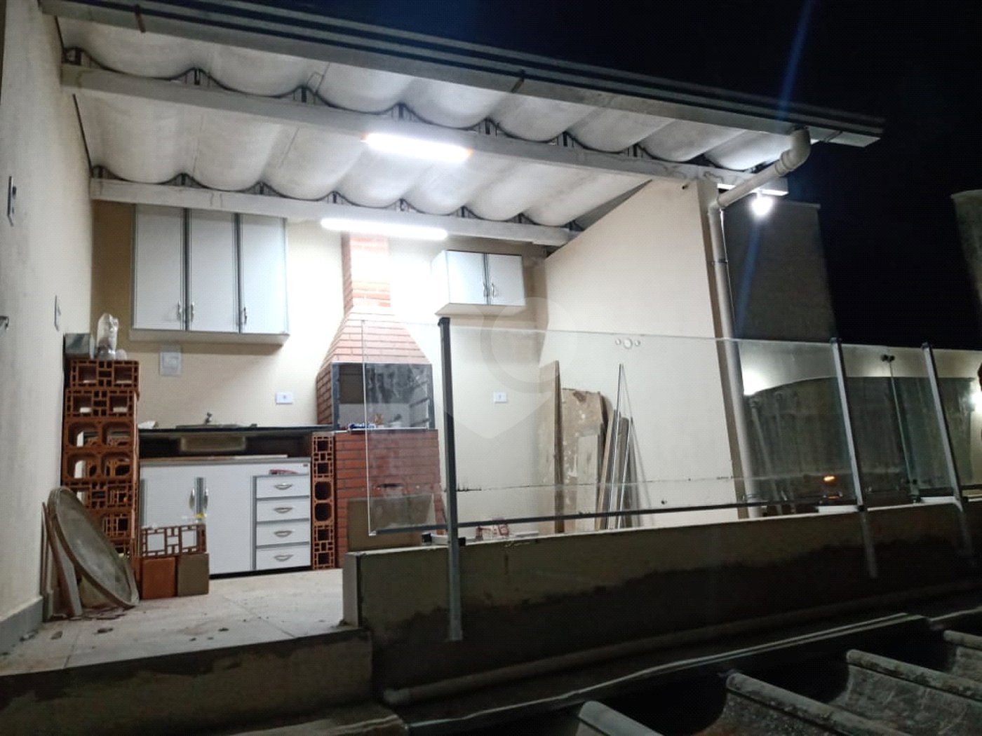 Sobrado à venda com 4 quartos, sendo 2 suítes,  em Jardim Regina, Indaiatuba, SP