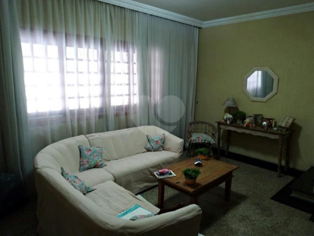 Sobrado à venda com 2 quartos, sendo 1 suíte,  em Santa Teresinha, São Paulo, SP
