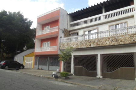 Sobrado à venda com 2 quartos, sendo 1 suíte, em Vila Dalila, São Paulo, SP