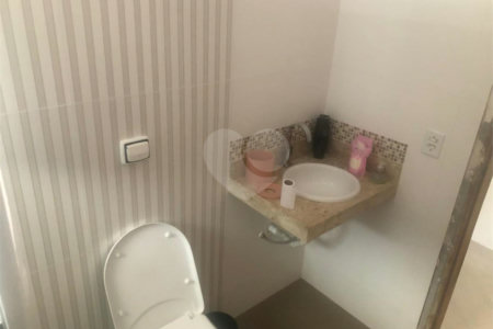 Sobrado à venda com 3 quartos, sendo 1 suíte, em Vila Medeiros, São Paulo, SP