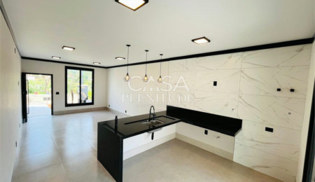 Casa em condomínio à venda com 3 quartos, sendo 1 suíte,  no Centro, Araçoiaba da Serra, SP