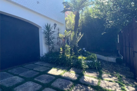 Casa à venda com 5 quartos, sendo 4 suítes, em Parque Maria Helena, São Paulo, SP
