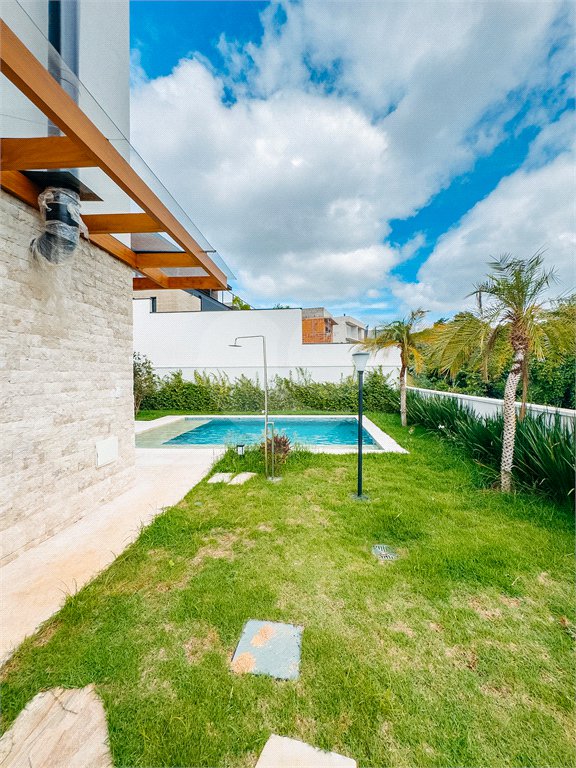 Casa à venda com 4 suítes no condomínio Villa dos Pinheiros, Indaiatuba - SP