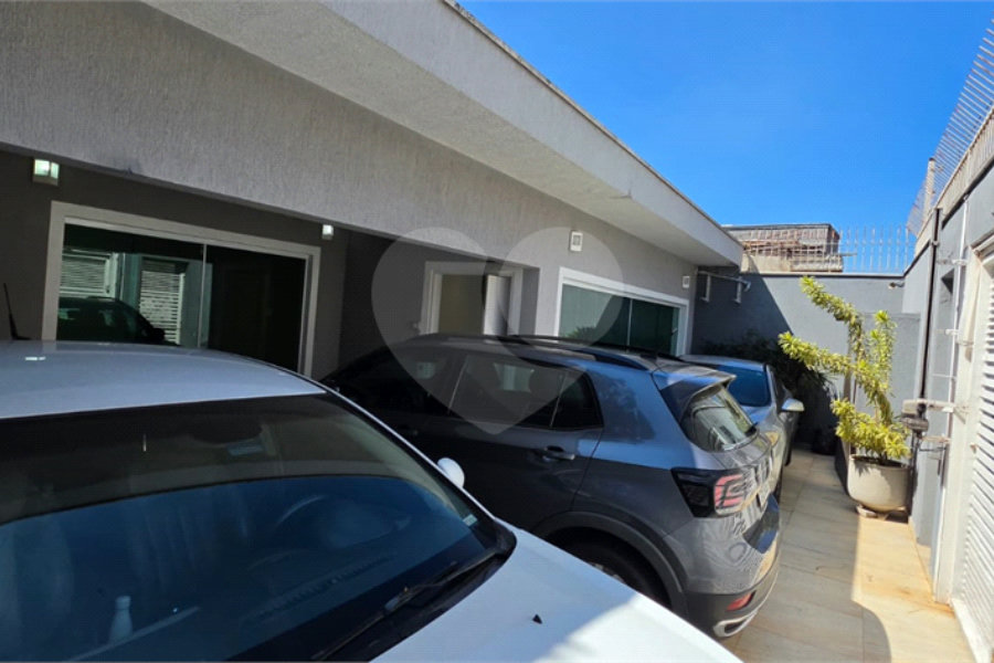 Casa Térrea à venda ou para alugar com 8 quartos, sendo 4 suítes, em Vila Pereira Barreto, São Paulo, SP