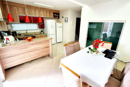 Casa à venda com 2 suítes no condomínio Residencial Vale das Palmeiras, Rio de Janeiro - RJ
