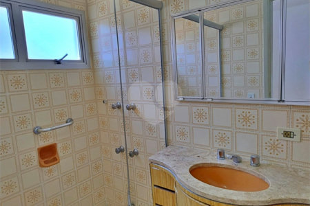 Apartamento à venda com 3 quartos, sendo 1 suíte, em Vila Olímpia, São Paulo, SP
