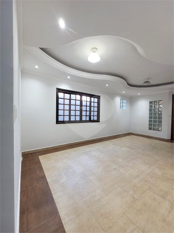 Sobrado à venda com 3 quartos, sendo 1 suíte,  em Jardim Ana Rosa, Suzano, SP