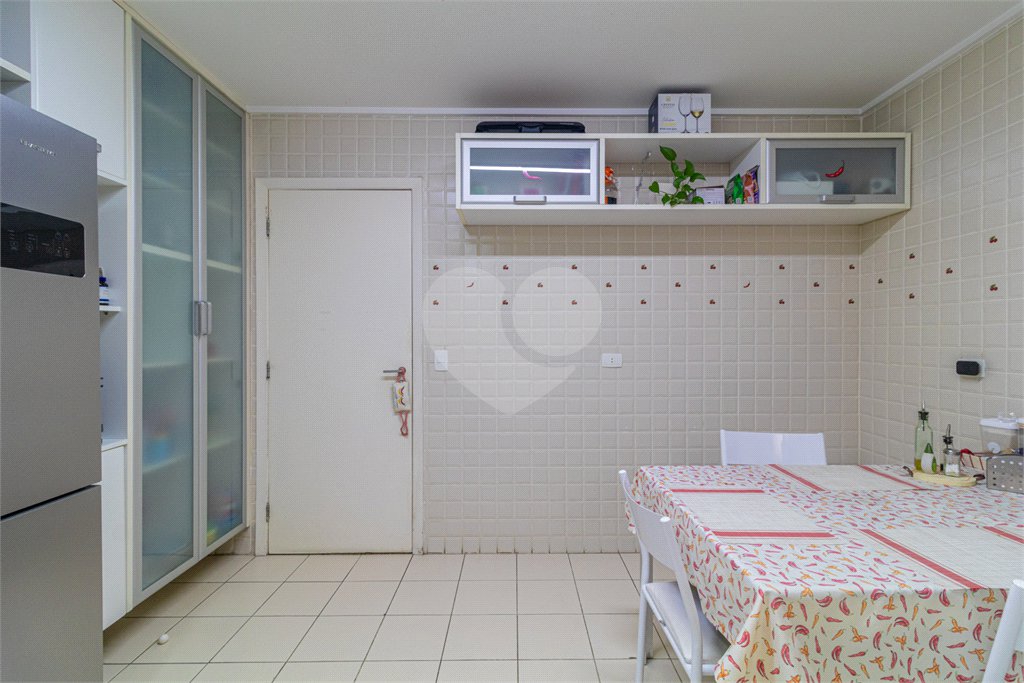 Casa à venda com 4 suítes no condomínio Vila das Acacias, São Paulo - SP