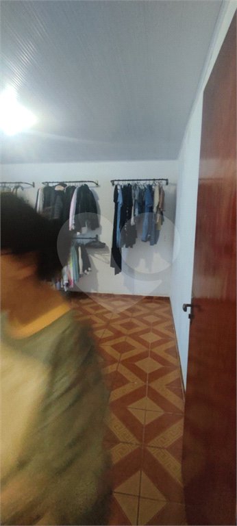 Sobrado à venda com 6 quartos, sendo 1 suíte, em Vila Acoreana, Poá, SP