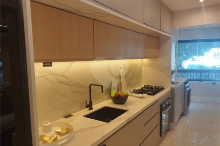 Apartamento à venda com 3 quartos, sendo 2 suítes, em Jardim das Acácias, São Paulo, SP