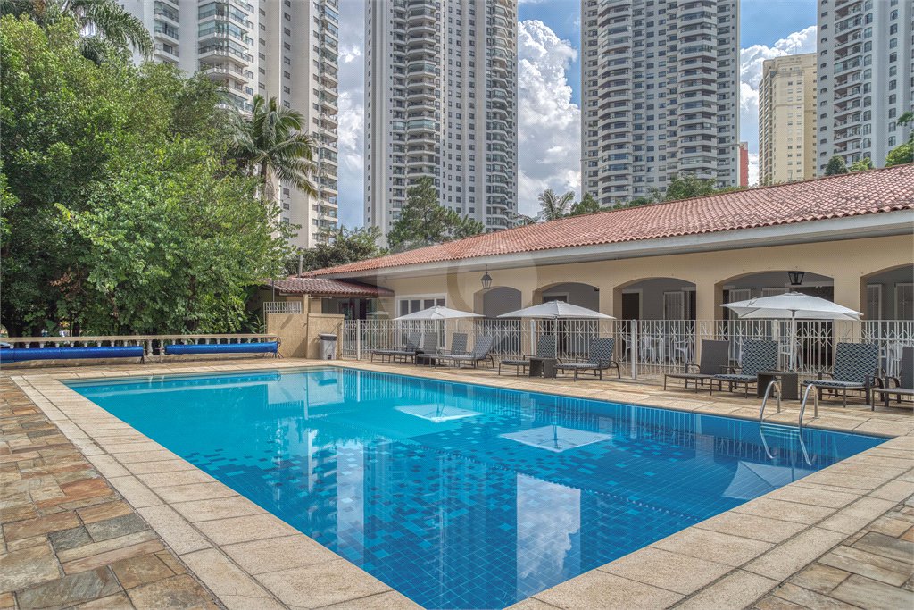 Apartamento à venda com 4 suítes em Jardim Marajoara, São Paulo, SP