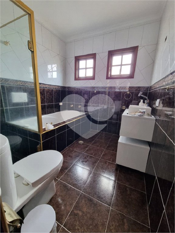 Sobrado à venda com 4 quartos, sendo 2 suítes, em Vila Mazzei, São Paulo, SP