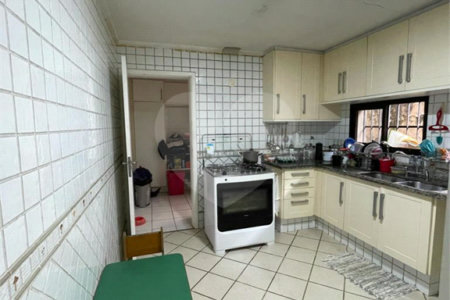 Casa à venda com 4 quartos, sendo 1 suíte, em Vila Morumbi, São Paulo, SP