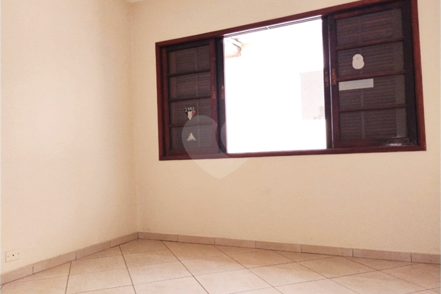 Sobrado à venda com 2 quartos em Vila Nivi, São Paulo, SP