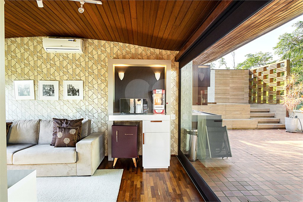 Casa à venda com 4 suítes no condomínio Vila Flora, São Paulo - SP